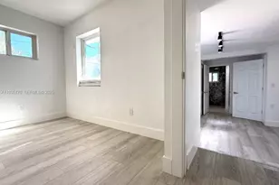 716 NE 7th St, Hallandale Beach, FL 33009 - Photo 5