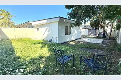 716 NE 7th St #B, Hallandale Beach, FL 33009 - Photo 31