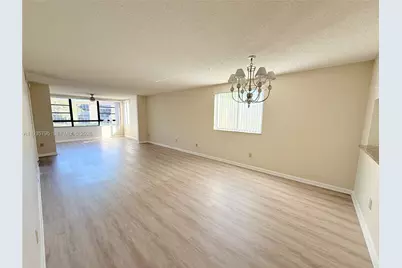 10426 E Clairmont Cir #212, Tamarac, FL 33321 - Photo 9