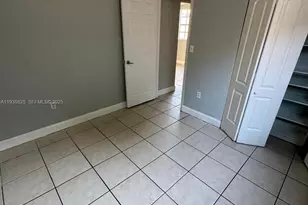 652 NW 3rd St, Miami, FL 33128 - Photo 3