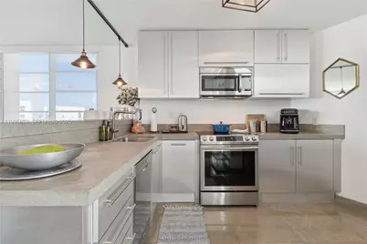 1670 Lincoln Ct. #PH-7E, Miami Beach, FL 33139 - Photo 9