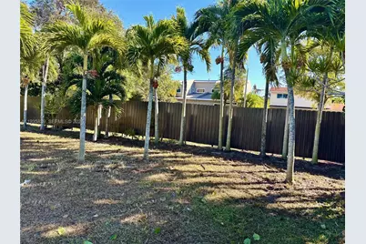 11741 NE 13th Ave, Miami, FL 33161 - Photo 5