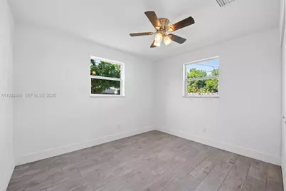 5641 NE 8th Ave, Oakland Park, FL 33334 - Photo 15