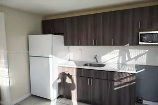 1200 NE 110th St, Miami, FL 33161 - Photo 5