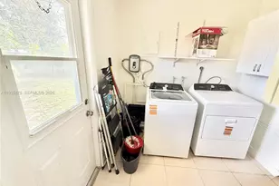 1311 N 69th Ave, Hollywood, FL 33024 - Photo 13