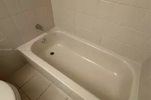 5033 NW 7th St, Miami, FL 33126 - Photo 11