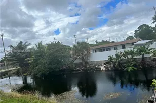 17120 NW 17th Ct, Miami Gardens, FL 33056 - Photo 31