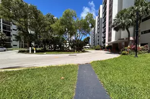 16909 N Bay Rd, Sunny Isles Beach, FL 33160 - Photo 5