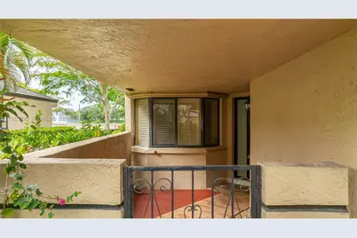 9360 S Chelsea Dr S, Plantation, FL 33324 - Photo 3