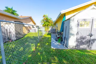 9906 Westwood Dr, Tamarac, FL 33321 - Photo 13