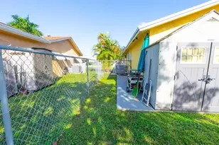 9906 Westwood Dr, Tamarac, FL 33321 - Photo 13