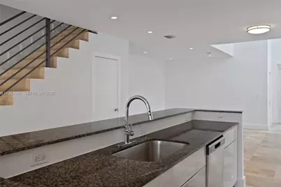 7004 NE 5th Ave, Miami, FL 33138 - Photo 9