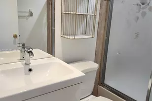 15639 SW 73rd Cir Terrace, Miami, FL 33193 - Photo 9