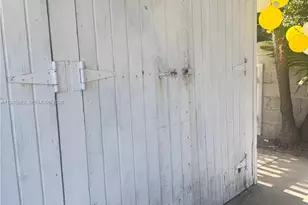 290 NW 45th Ave, Miami, FL 33126 - Photo 21