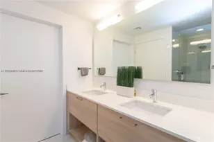 16385 Biscayne Blvd, North Miami Beach, FL 33160 - Photo 9