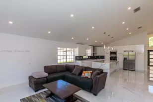 381 Cameron Dr, Weston, FL 33326 - Photo 11