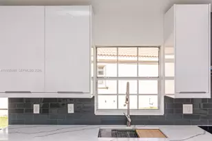 381 Cameron Dr, Weston, FL 33326 - Photo 19