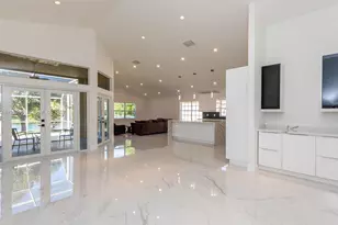 381 Cameron Dr, Weston, FL 33326 - Photo 7