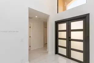 381 Cameron Dr, Weston, FL 33326 - Photo 5