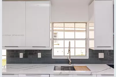 381 Cameron Dr, Weston, FL 33326 - Photo 19