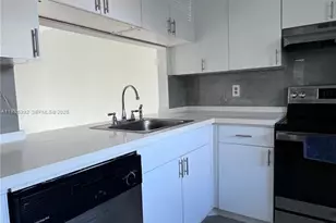 173 NW 93rd Ave, Pembroke Pines, FL 33024 - Photo 5