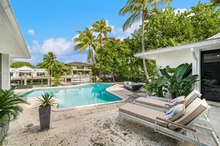 121 Knollwood Dr, Key Biscayne, FL 33149 - Photo 15