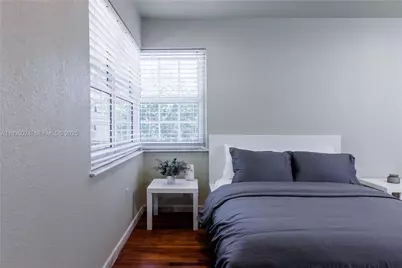 250 NE 48th St, Miami, FL 33137 - Photo 13