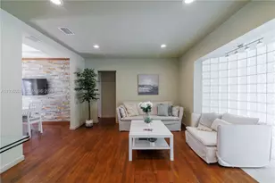 250 NE 48th St, Miami, FL 33137 - Photo 5