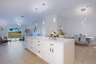 2625 SE 40th Ave, Other City - In The State Of Florida, FL 34117 - Photo 13