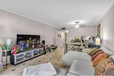4900 Washington St #202, Hollywood, FL 33021 - Photo 9