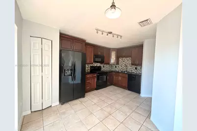 16276 SW 75th St, Miami, FL 33193 - Photo 7
