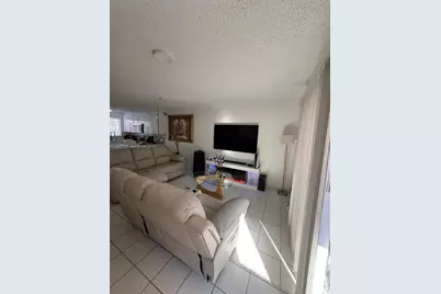 8084 NW 10th St #4, Miami, FL 33126 - Photo 3