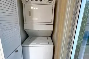 2098 NE 167th St, North Miami Beach, FL 33162 - Photo 11