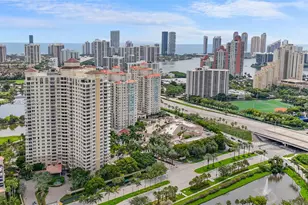 19501 W Country Club Dr, Aventura, FL 33180 - Photo 3