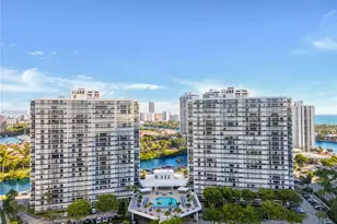3731 N Country Club Dr, Aventura, FL 33180 - Photo 29