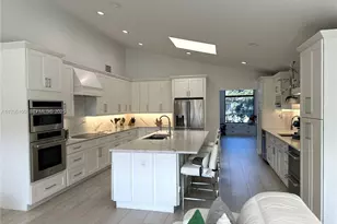 2 Alnwick Rd, Palm Beach Gardens, FL 33418 - Photo 11