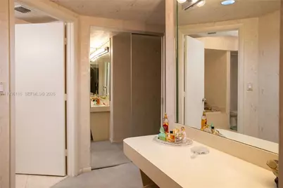 1000 W Island Blvd #2906, Aventura, FL 33160 - Photo 25