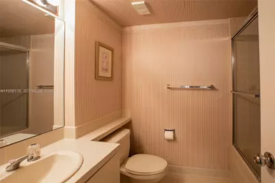1000 W Island Blvd #2906, Aventura, FL 33160 - Photo 27