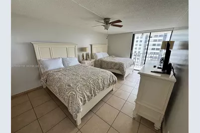 2625 Collins Ave #1801, Miami Beach, FL 33140 - Photo 5