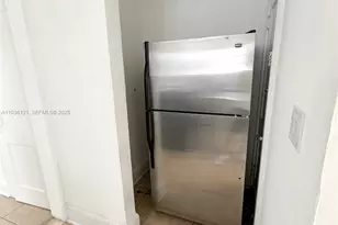 711 NW 1st St, Miami, FL 33128 - Photo 13