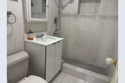 451 W 30th Pl, Hialeah, FL 33012 - Photo 11