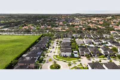 8811 NW 154th Ter, Miami Lakes, FL 33018 - Photo 41