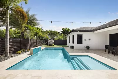 8811 NW 154th Ter, Miami Lakes, FL 33018 - Photo 31