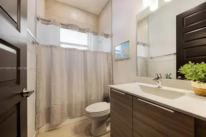 8811 NW 154th Ter, Miami Lakes, FL 33018 - Photo 25