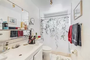 130 NW 87th Ave, Miami, FL 33172 - Photo 17