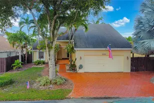 4235 SW 148th Pl, Miami, FL 33185 - Photo 1