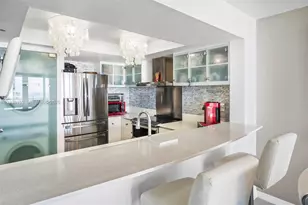 400 South Pointe Dr, Miami Beach, FL 33139 - Photo 11