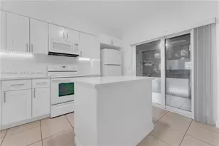 3325 Cabaret Ln, Margate, FL 33063 - Photo 11