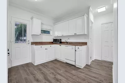 1300 Lincoln Rd #D404, Miami Beach, FL 33139 - Photo 1