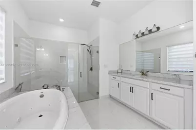 9220 E Meridian Dr, Parkland, FL 33076 - Photo 25